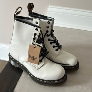 Dr Marten white boots Women’s Size 7